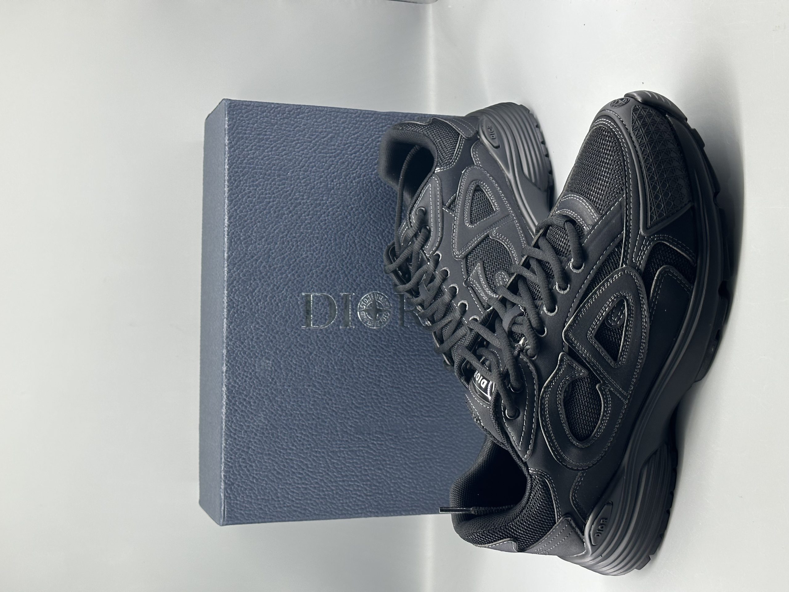 DR B30 SNEAKER